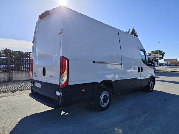 IVECO Daily 35S16 furgone EURO6D - immagine 3